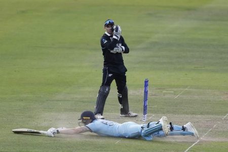 کرکٹ ورلڈ کپ 2019 کے سنسنی خیز فائنل کے بعد ایک نئی بحث میدان میں آ گئی ہے: ’آئی سی سی سے بہتر تو گلی کرکٹ کے قواعد ہیں‘