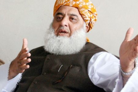 اگست میں استعفیٰ دو ورنہ اکتوبر میں اسلام آباد مارچ ہوگا