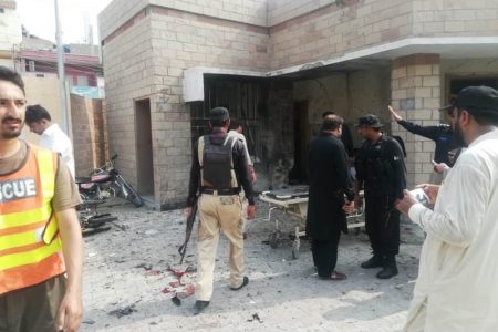 ڈیرہ اسمٰعیل خان میں فائرنگ اور خودکش دھماکا، 6 پولیس اہلکاروں سمیت 9 شہید