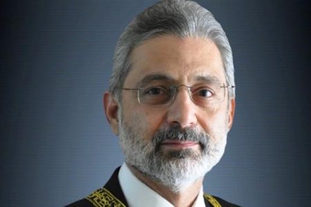 ’جسٹس قاضی فائز عیسیٰ کو 2 شوکاز نوٹسز جاری، اب کسی شک کی گنجائش نہیں باقی‘ سینئر صحافی عمر چیمہ کا تہلکہ خیز انکشاف
