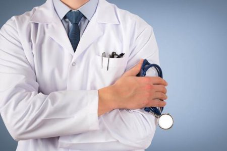ڈاکٹرز، سرجنز کی آمدنی کی تفصیلات طلب کرلیں