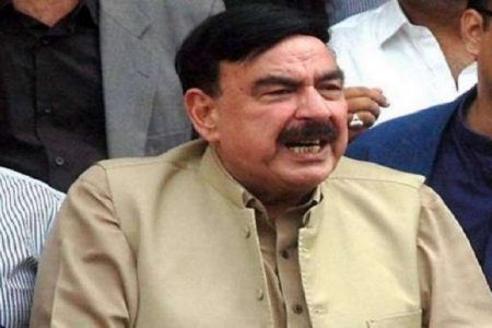SHEIKH RASHEED ORDERS INQUIRY OF TRAIN ACCIDENT WITHIN 24 HOURS