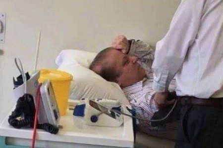 Former PM Nawaz Sharif suffers minor heart attack in hospital